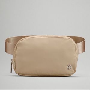 Lululemon Everywhere Belt Bag Trench